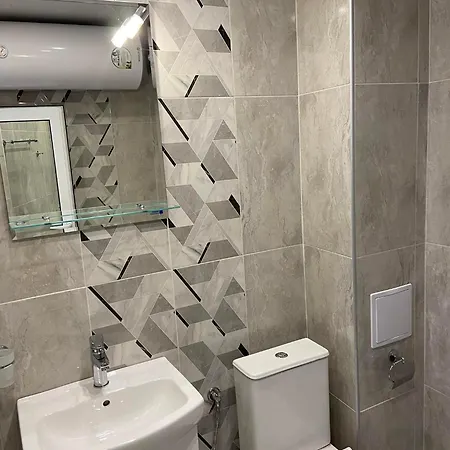 アパート And ポモリエ