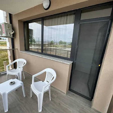 Apartament And Pomorie